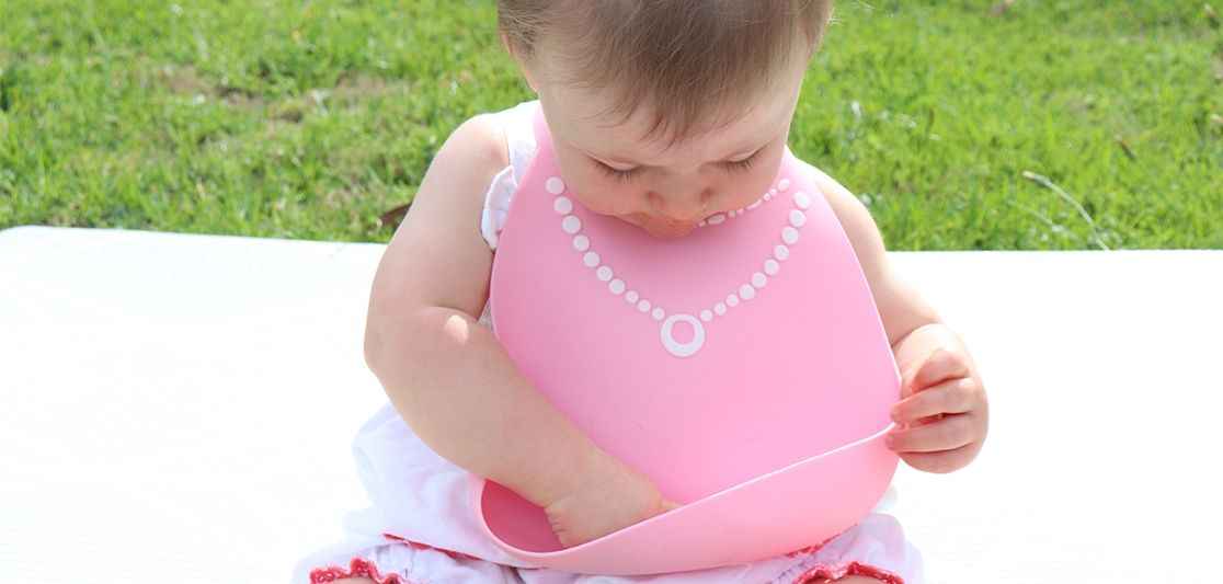 nuby plastic bibs