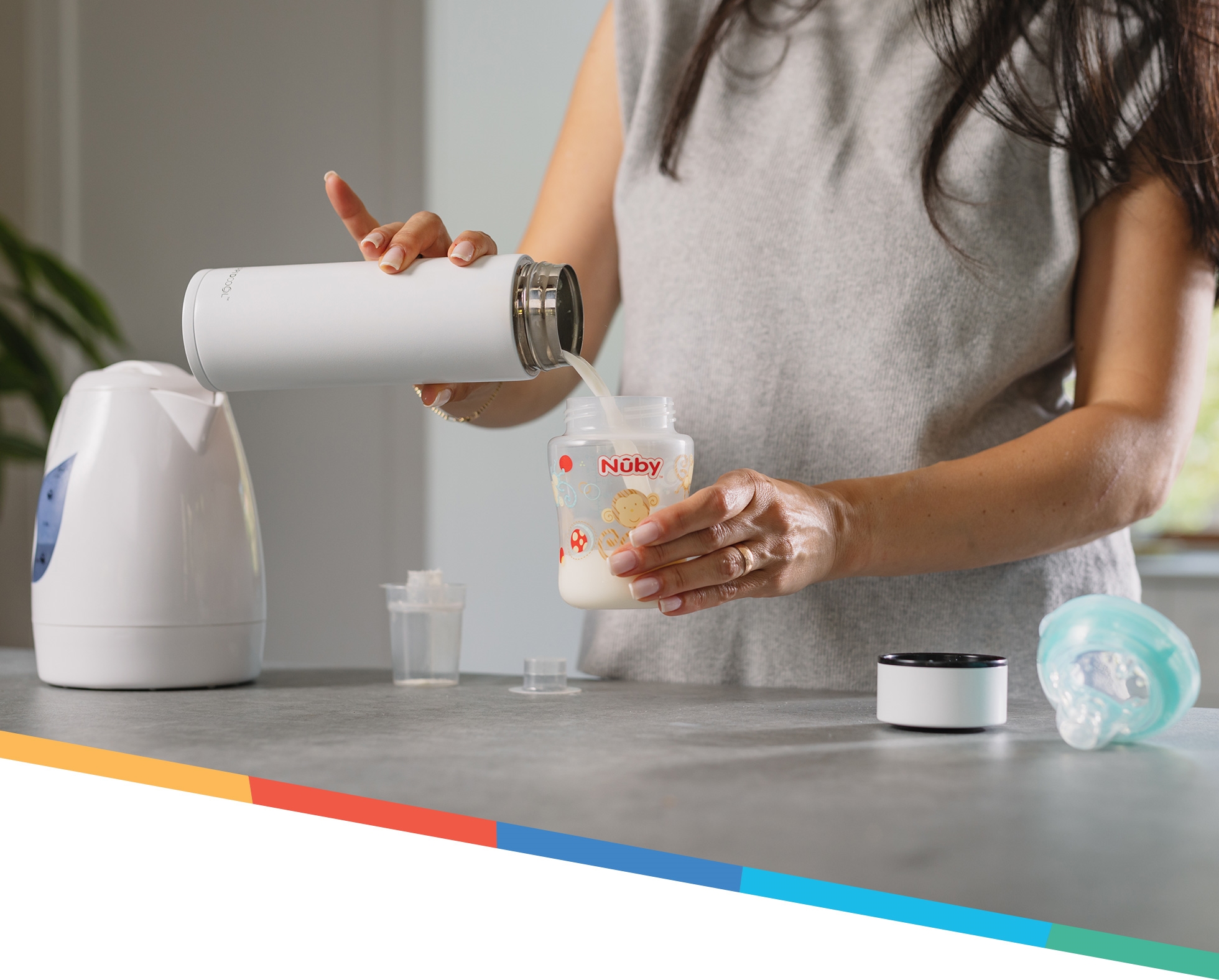 Be ready to take on any feed with the Nûby RapidCool™ Baby Bottle Maker!